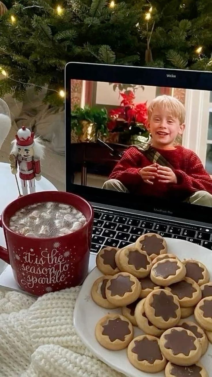 5 Things to do to get into the Christmas Spirit 🎄