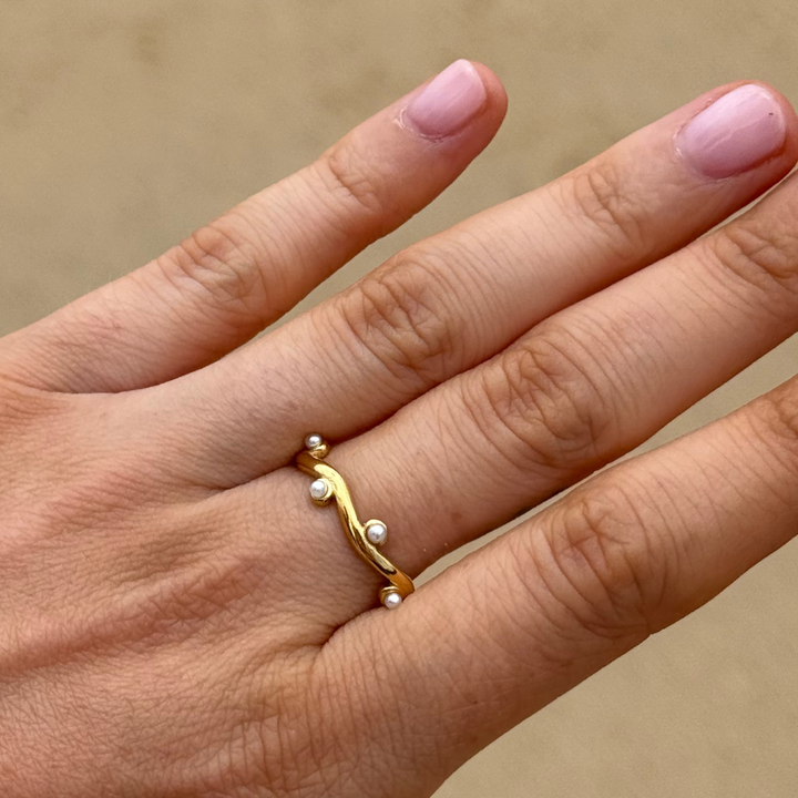Oyster Pearl Vine Ring