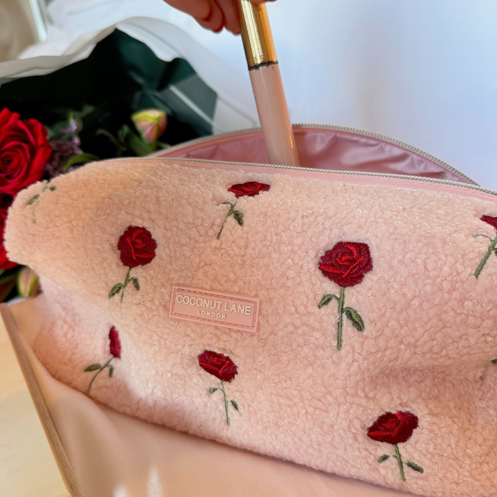 Magic Lifestyle Pouch - Embroidered Roses Teddy