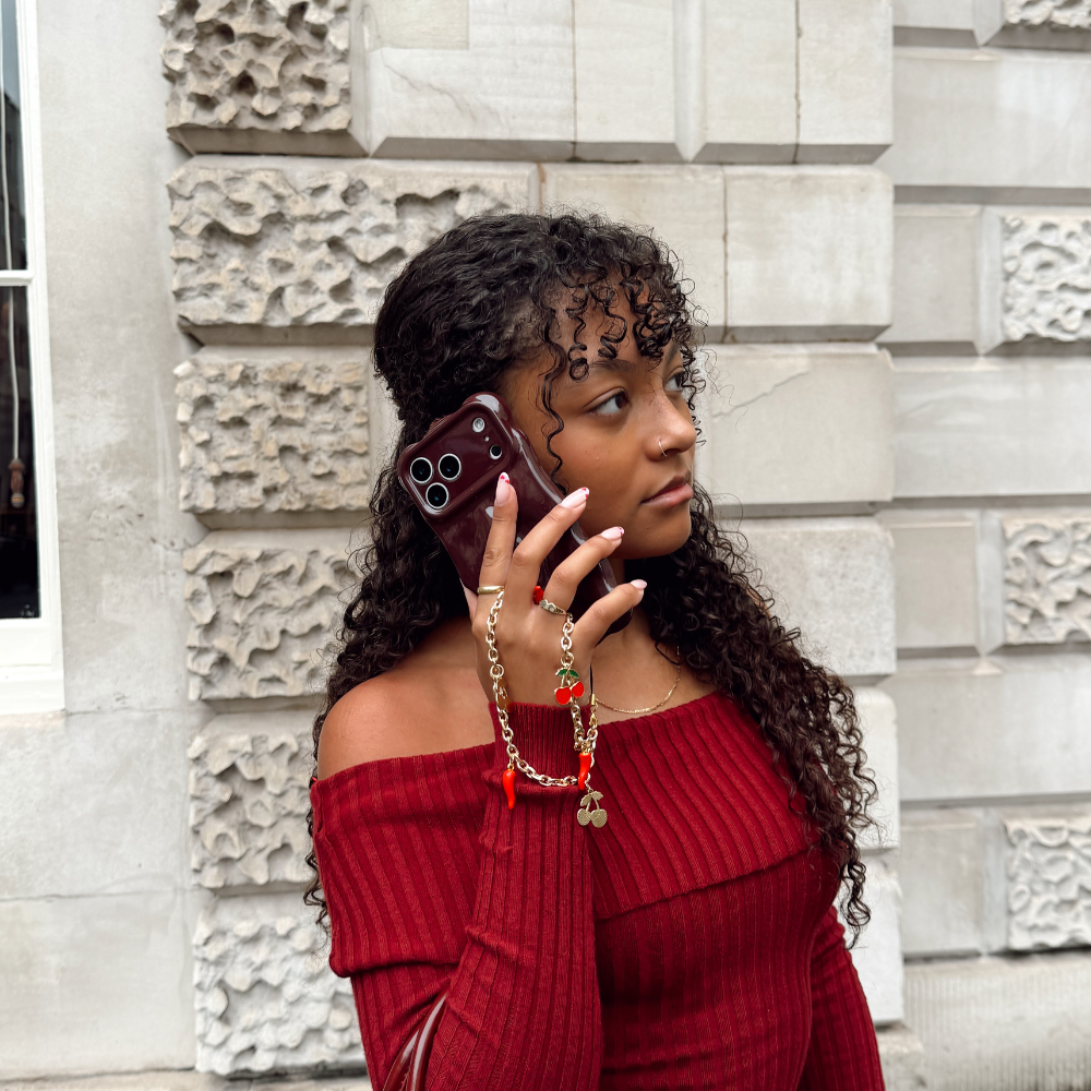 girlholding3dbubbleburgundy