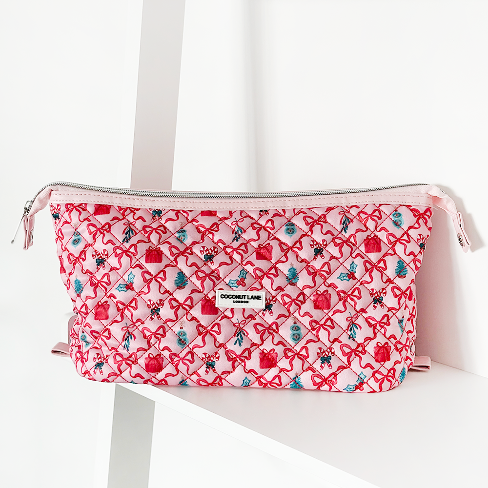 Magic Lifestyle Pouch - Quilted Christmas Kisses