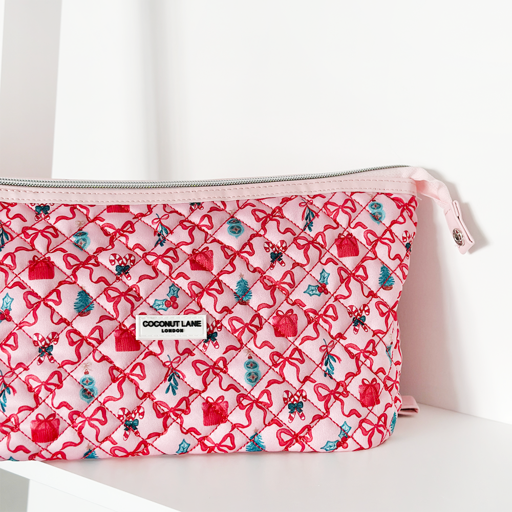 Magic Lifestyle Pouch - Quilted Christmas Kisses