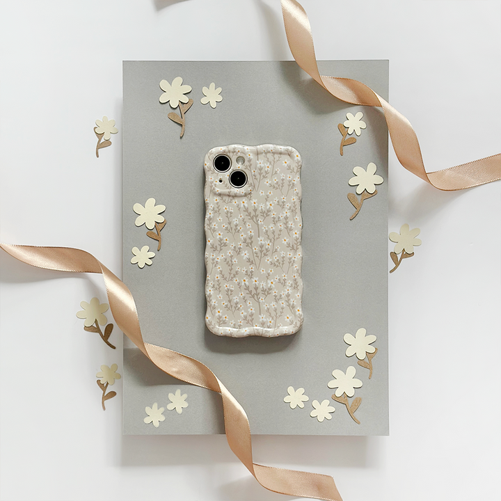 Wavy Phone Case - Nude Flowers