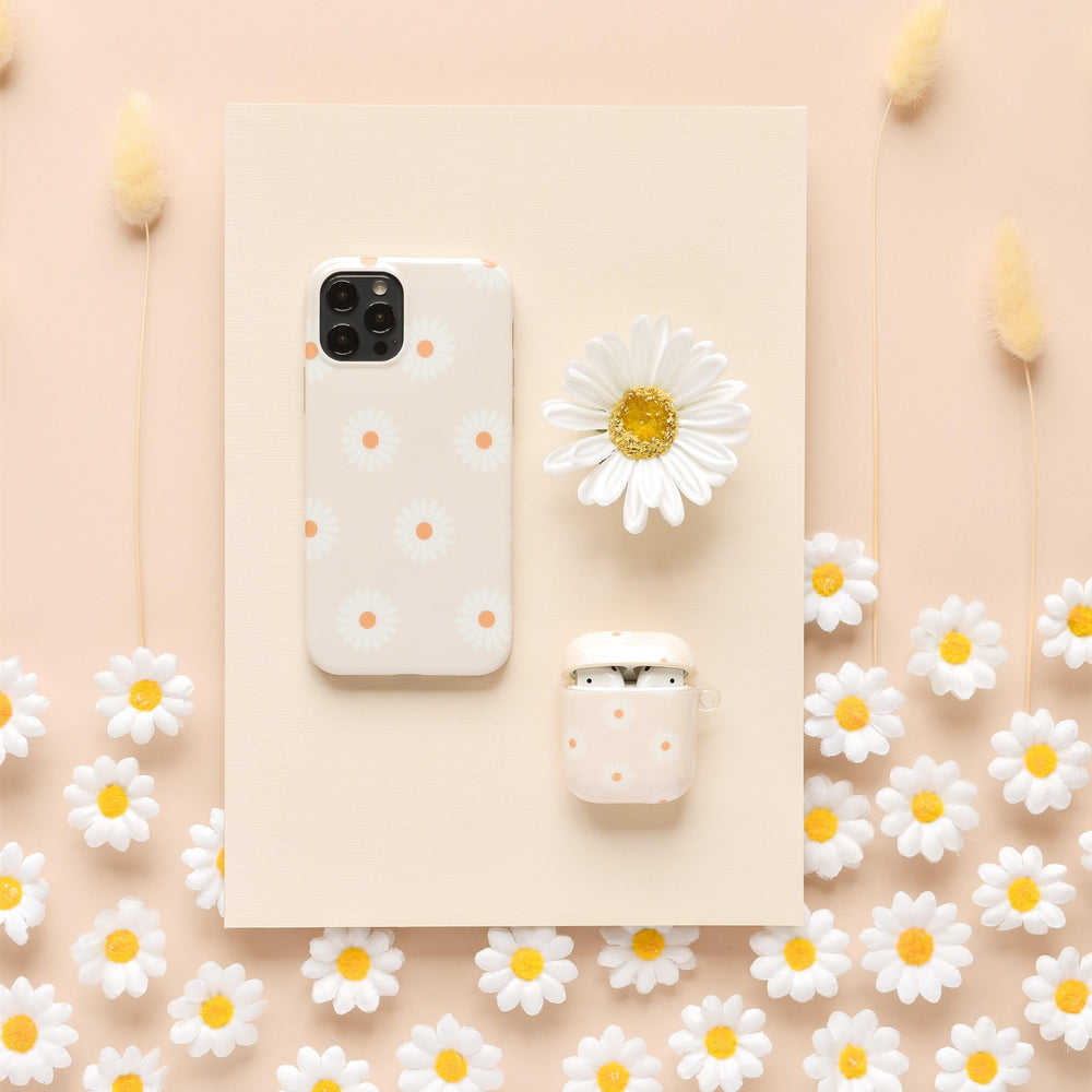 daisies-on-beige-background-airpods-case-and-phone-case