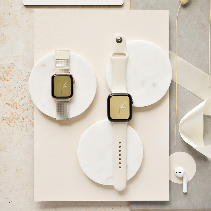 Light-Cream-Silicone-and-Magnetic-Chain-Apple-Watch-Strap-Set