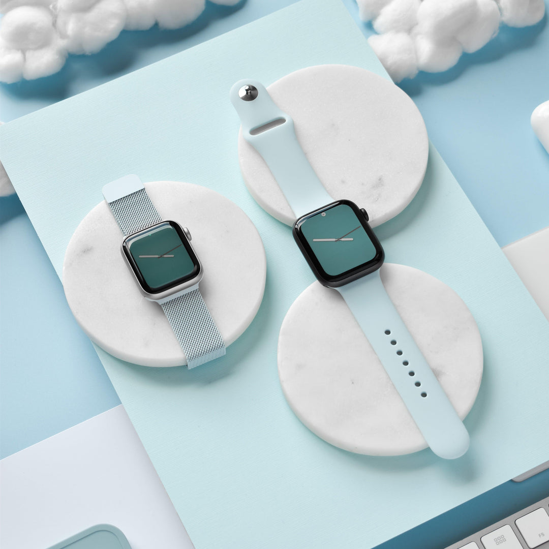 Light-Blue-Silicone-and-Magnetic-Chain-Apple-Watch-Strap-Set