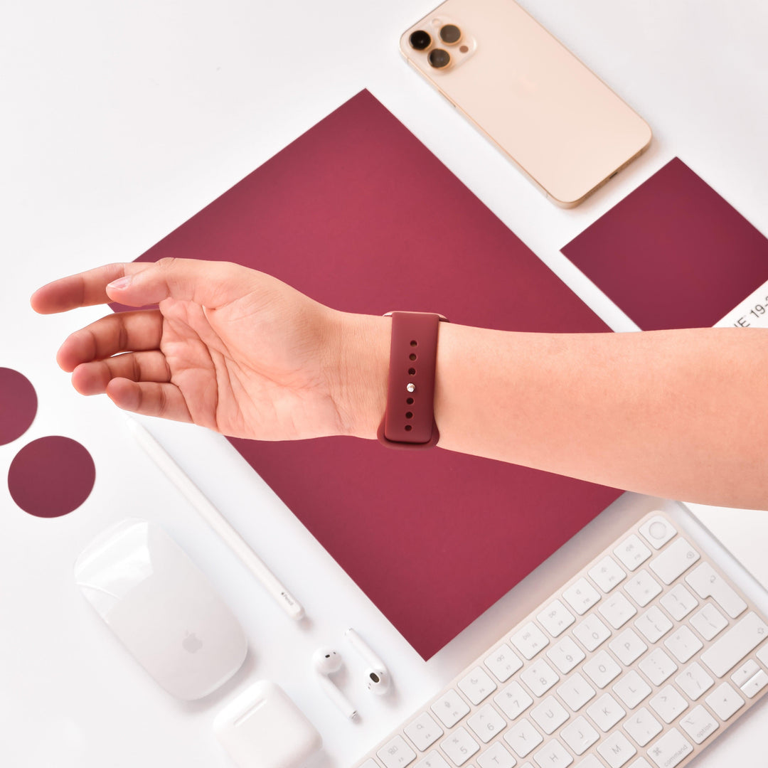 wine-purple-apple-watch-strap-on-wrist