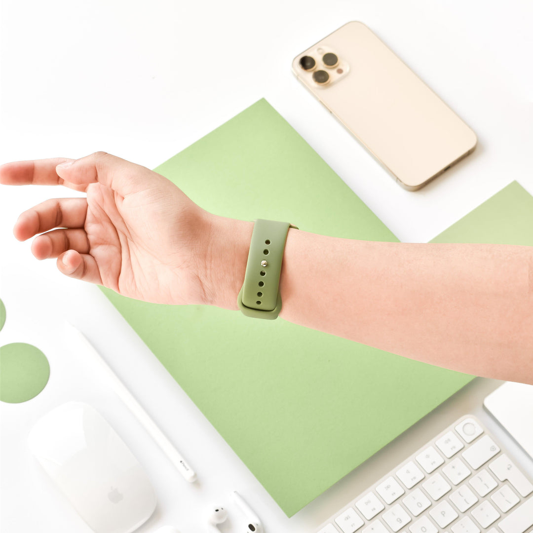 olive-green-apple-watch-strap-on-wrist