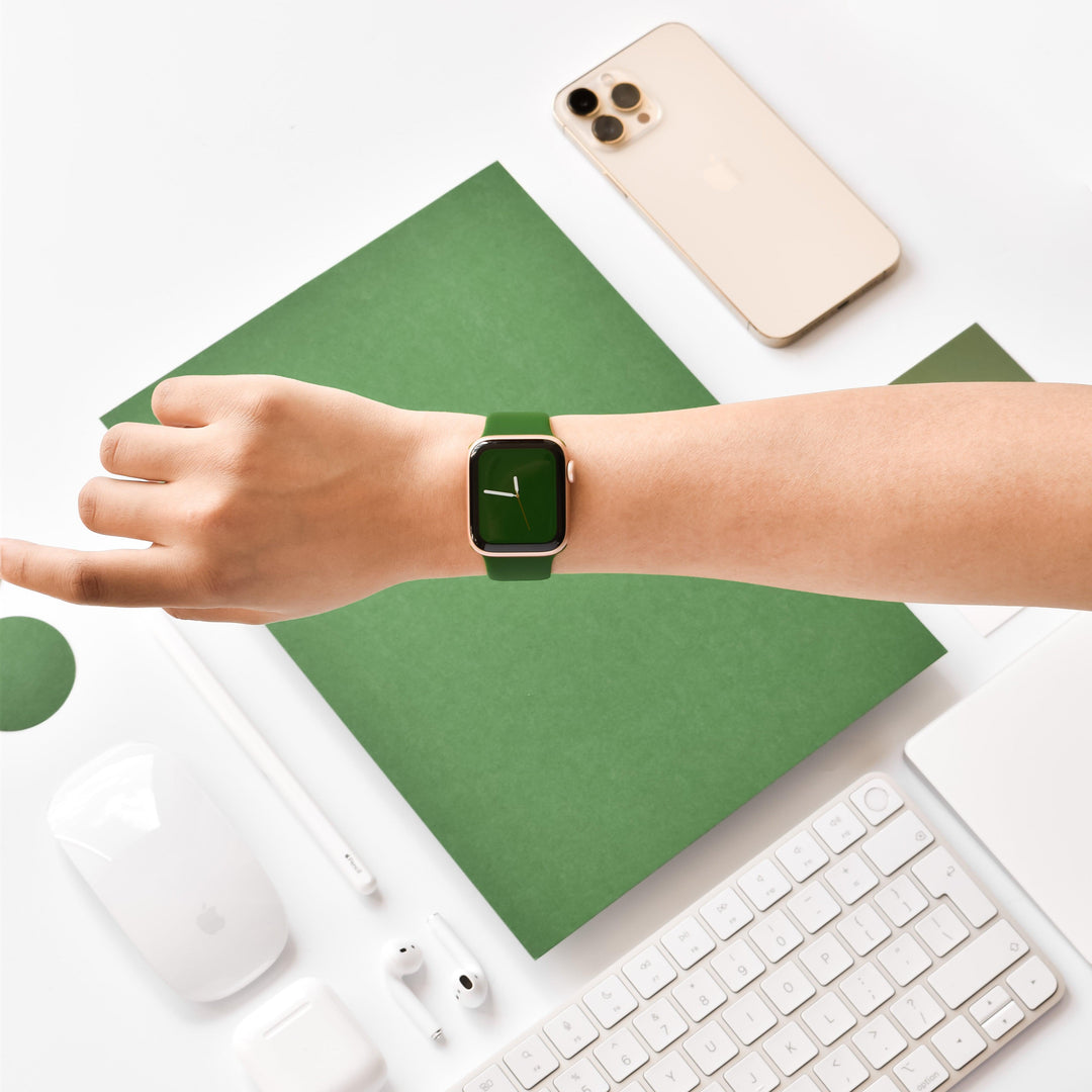 Green-apple-watch-strap-on-wrist